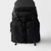 Batoh z materiálu Re-Nylon a kůže Saffiano Batoh z materiálu Re-Nylon a kůže Saffiano