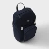 Batoh z materiálu Re-Nylon a kůže Saffiano Batoh z materiálu Re-Nylon a kůže Saffiano