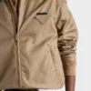 Bunda typu blouson s zipem z materiálu Re-Nylon Bunda typu blouson s zipem z materiálu Re-Nylon