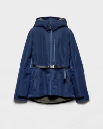 Bunda typu blouson z technického materiálu s kapucí Bunda typu blouson z technického materiálu s kapucí