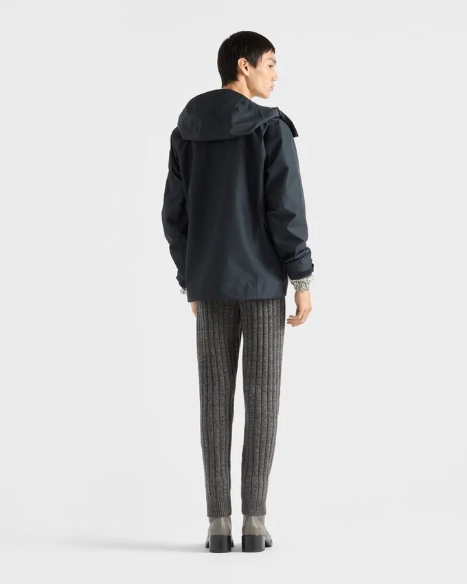 Bunda z technické tkaniny Bunda z technické tkaniny