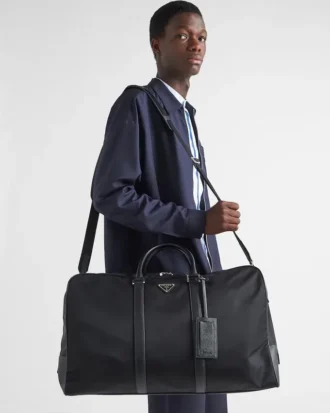 Cestovní taška z materiálu Re-Nylon a kůže Saffiano
