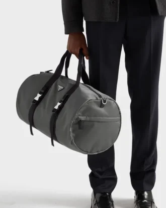 Cestovní taška z materiálu Re-Nylon a kůže Saffiano