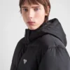Dlouhá péřová bunda z Re-Nylonu Dlouhá péřová bunda z Re-Nylonu