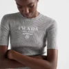 Hedvábný svetr s kulatým výstřihem a logem Hedvábný svetr s kulatým výstřihem a logem