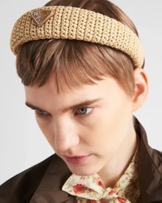 Háčkovaná čelenka