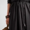 Široká sukně z materiálu Re-Nylon Široká sukně z materiálu Re-Nylon
