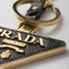 Klíčenka z kůže Saffiano a kovu Klíčenka z kůže Saffiano a kovu
