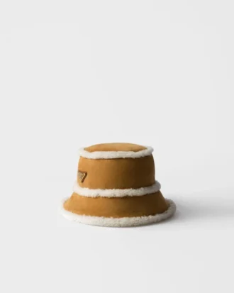 Klobouk typu bucket hat ze semišové ovčí kůže