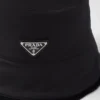 Klobouk typu bucket z materiálu Re-Nylon a ovčí kůže Klobouk typu bucket z materiálu Re-Nylon a ovčí kůže