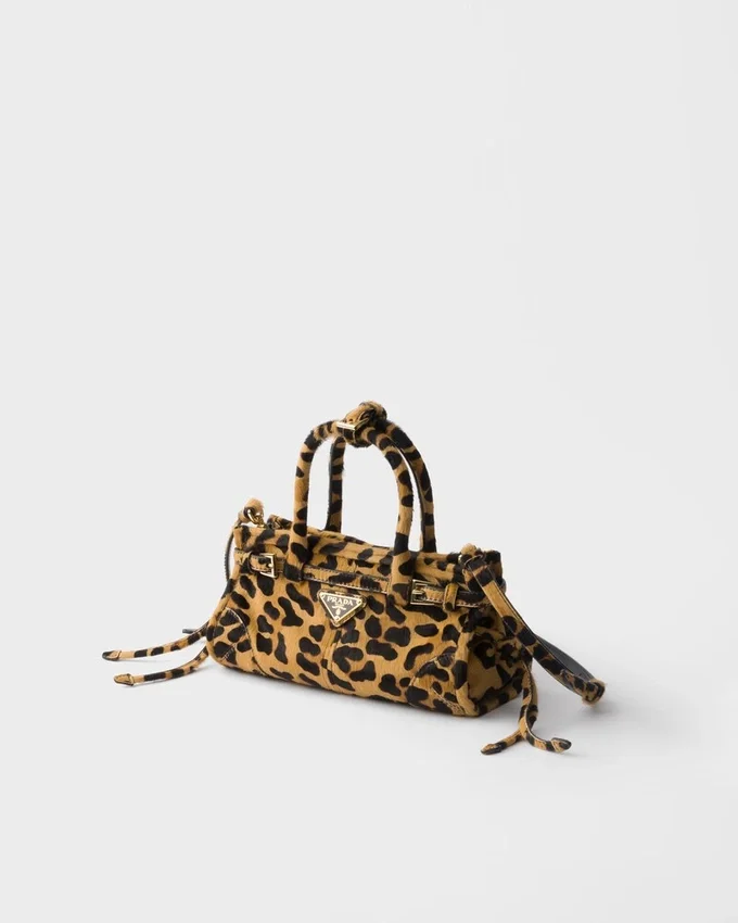 Kožená kabelka Prada Bonnie Mini s potiskem Kožená kabelka Prada Bonnie Mini s potiskem