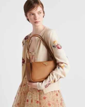 Kožená taška přes rameno Prada Darling Medium