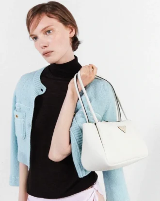 Kožená taška přes rameno Prada Darling Medium