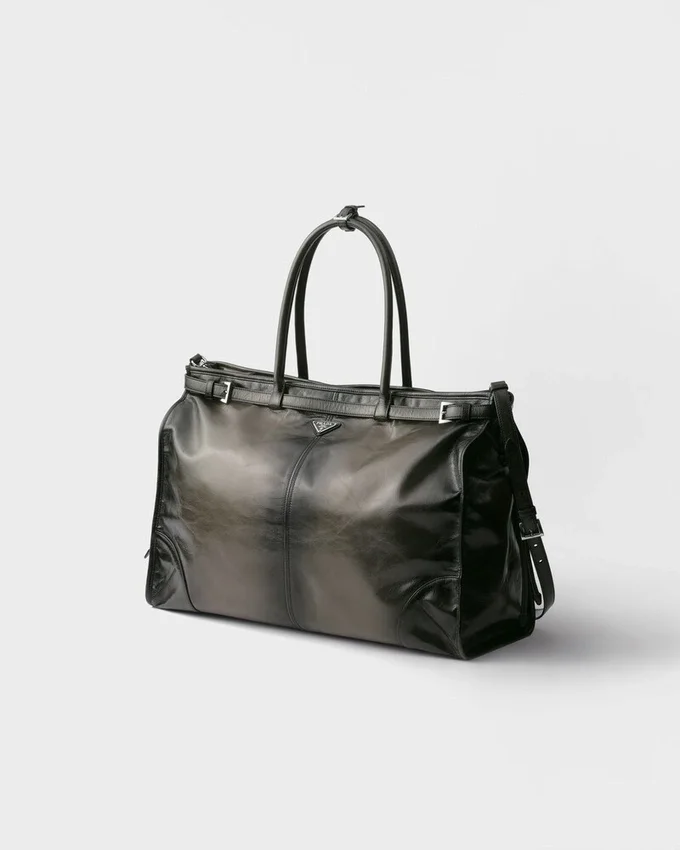 Kožená taška Prada Bonnie v antickém stylu Kožená taška Prada Bonnie v antickém stylu