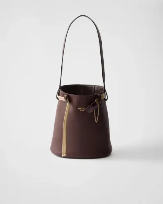 Kožená taška Prada Buckle s ozdobným páskem