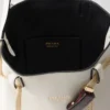Kožená taška Prada Buckle s ozdobným páskem Kožená taška Prada Buckle s ozdobným páskem
