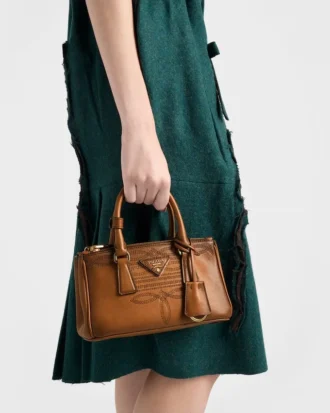 Kožená taška Prada Galleria Mini
