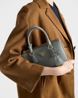 Kožená taška Prada Galleria Mini Saffiano