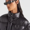 Krátká konvertibilní péřová bunda z materiálu Re-Nylon Krátká konvertibilní péřová bunda z materiálu Re-Nylon