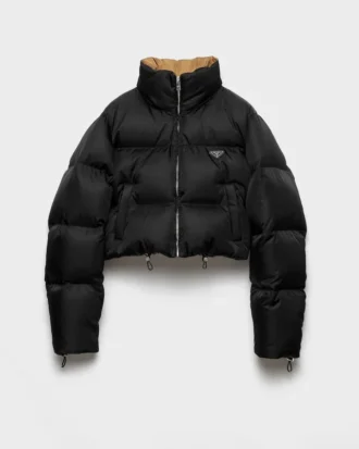 Krátká péřová bunda z materiálu Re-Nylon