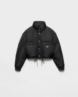 Krátká péřová bunda z materiálu Re-Nylon
