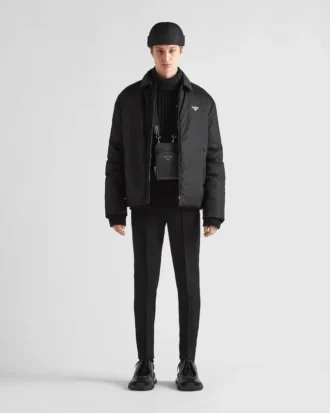 Krátká péřová bunda z materiálu Re-Nylon