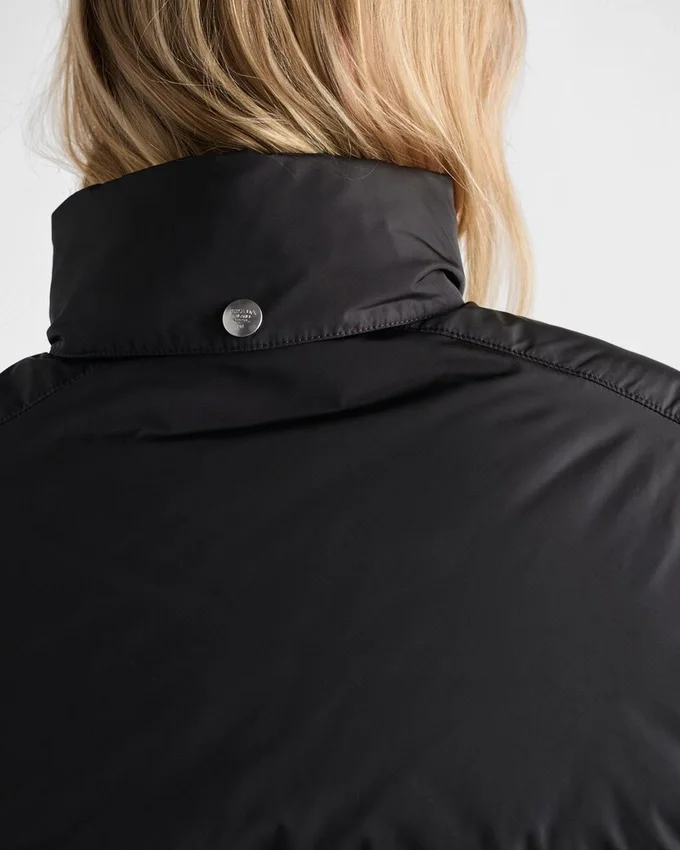 Krátká péřová bunda z materiálu Re-Nylon Krátká péřová bunda z materiálu Re-Nylon