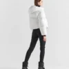 Krátká technická péřová bunda z materiálu Re-Nylon Krátká technická péřová bunda z materiálu Re-Nylon