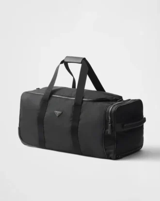 Kufr z materiálu Re-Nylon a kůže Saffiano