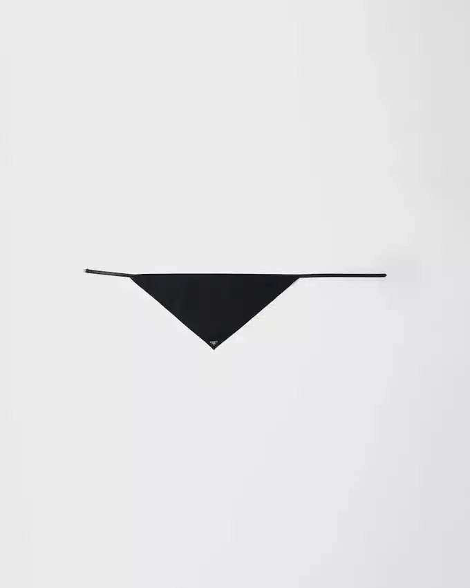 Šála z materiálu Re-Nylon a kůže Šála z materiálu Re-Nylon a kůže