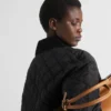 Lehká zkrácená bunda z materiálu Re-Nylon Lehká zkrácená bunda z materiálu Re-Nylon