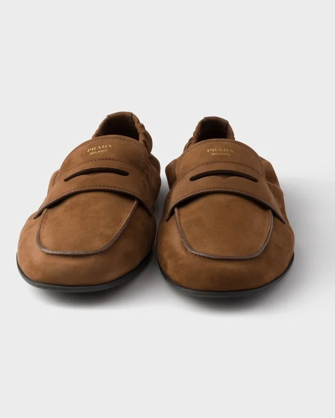 Loafery Shuffle z nubukové kůže Loafery Shuffle z nubukové kůže
