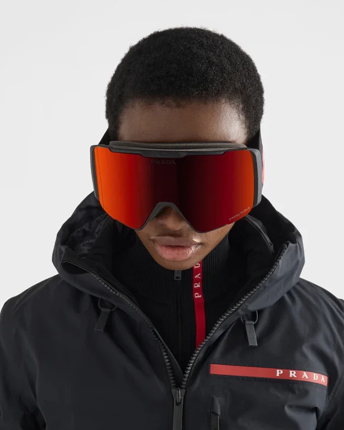 Lyžařské brýle Prada Linea Rossa by Oakley s vyměnitelnými skly Lyžařské brýle Prada Linea Rossa by Oakley s vyměnitelnými skly