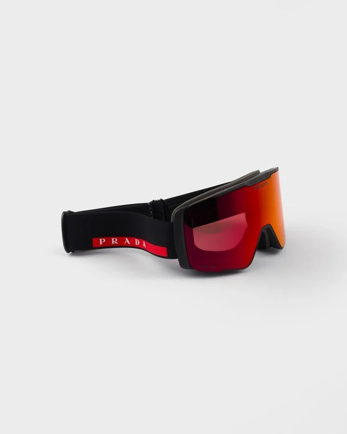 Lyžařské brýle Prada Linea Rossa by Oakley s vyměnitelnými skly Lyžařské brýle Prada Linea Rossa by Oakley s vyměnitelnými skly