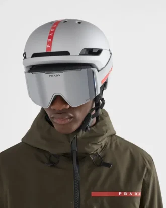 Lyžařská helma Prada Linea Rossa od Oakley – velikost M