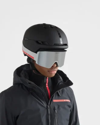 Lyžařská helma Prada Linea Rossa od Oakley – velikost M