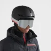 Lyžařská helma Prada Linea Rossa od Oakley – velikost M Lyžařská helma Prada Linea Rossa od Oakley – velikost M