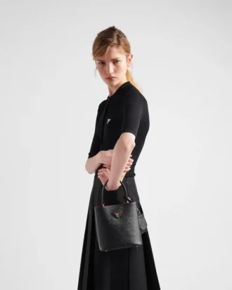Malá kožená taška Prada Panier z kůže Saffiano
