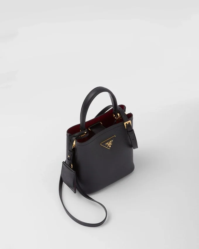 Malá kožená taška Prada Panier z kůže Saffiano Malá kožená taška Prada Panier z kůže Saffiano