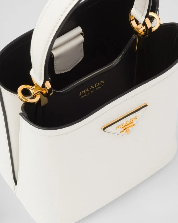 Malá kožená taška Prada Panier z kůže Saffiano Malá kožená taška Prada Panier z kůže Saffiano