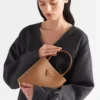 Malá kožená taška Prada Panier z kůže Saffiano Malá kožená taška Prada Panier z kůže Saffiano