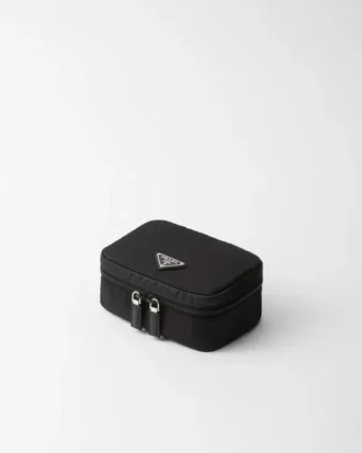 Malé pouzdro na zip z materiálu Re-Nylon
