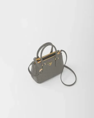 Mini kabelka Prada Galleria z pštrosí kůže