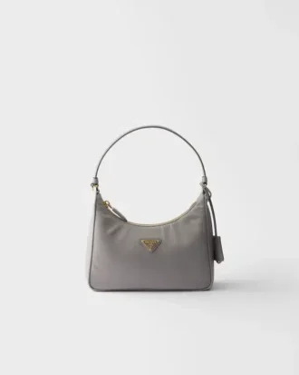 Mini taška Prada Re-Edition 2005 z materiálu Re-Nylon a Saffiano