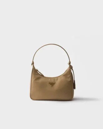 Mini taška Prada Re-Edition 2005 z materiálu Re-Nylon a Saffiano