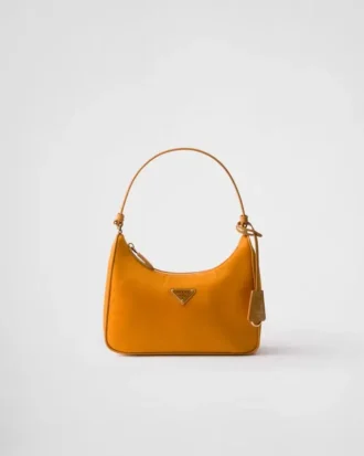 Mini taška Prada Re-Edition 2005 z materiálu Re-Nylon a Saffiano