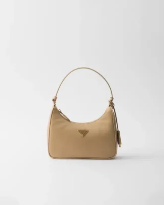 Mini taška Prada Re-Edition 2005 z materiálu Re-Nylon a Saffiano