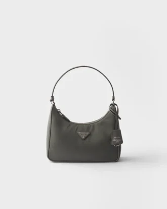 Mini taška Prada Re-Edition 2005 z materiálu Re-Nylon a Saffiano