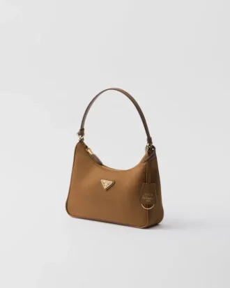 Mini taška Prada Re-Edition 2005 z materiálu Re-Nylon a Saffiano