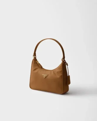Mini taška Prada Re-Edition 2005 z materiálu Re-Nylon a Saffiano
